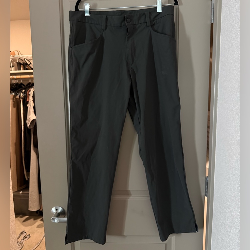 Lululemon Classic Fit Obsidian Gray pants 34”W 28”L